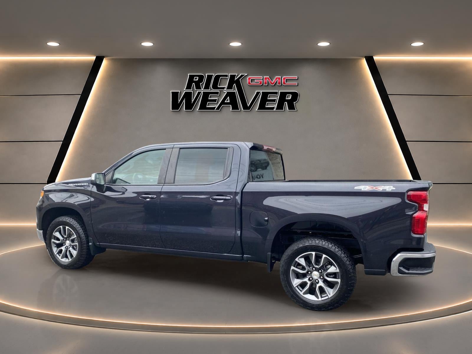 Used 2023 Chevrolet Silverado 1500 LT AWD/4WD image 4