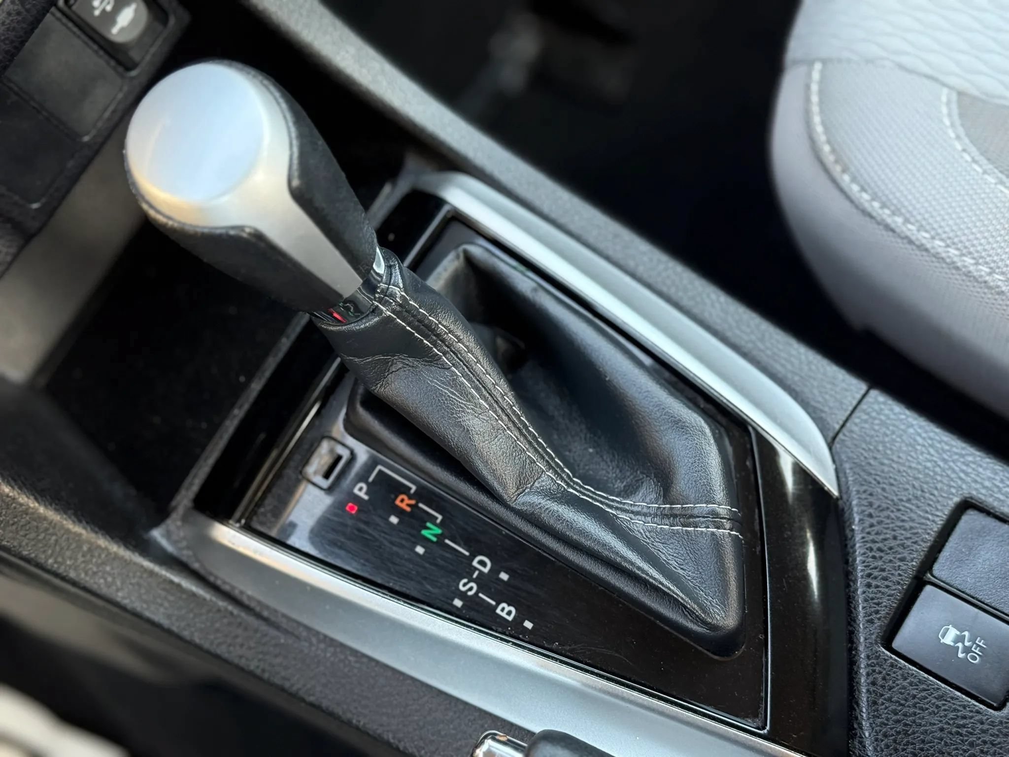 Used 2018 Toyota Corolla LE FWD image 31