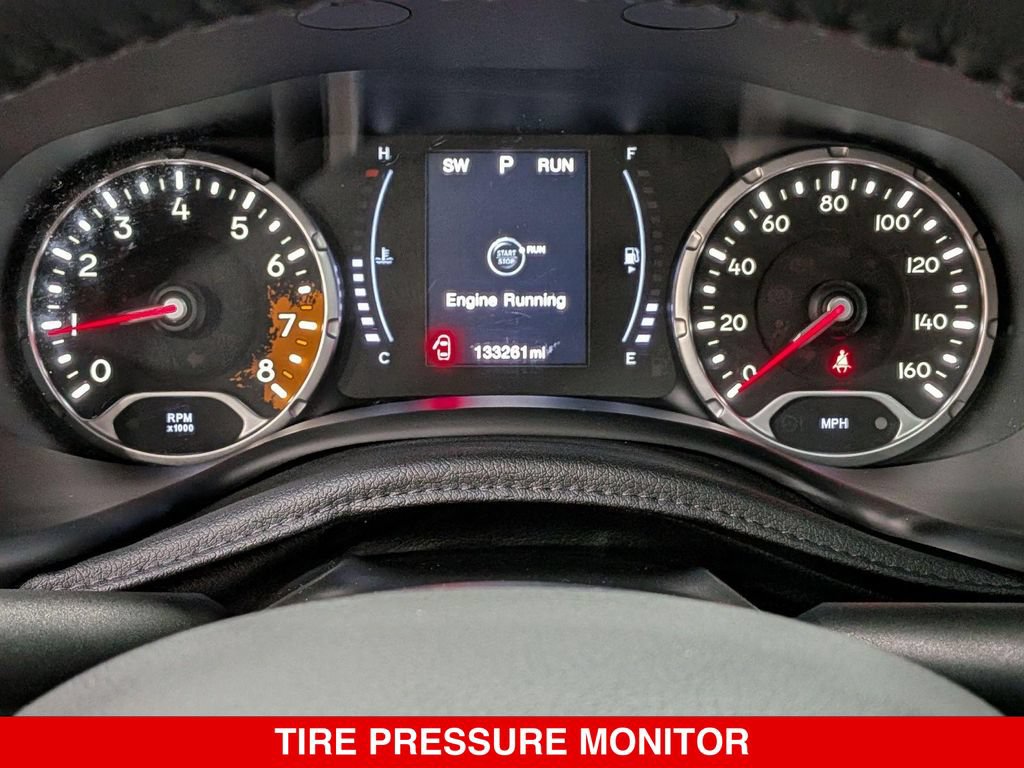 Used 2018 Jeep Renegade Latitude w/ Cold Weather Group AWD/4WD image 19