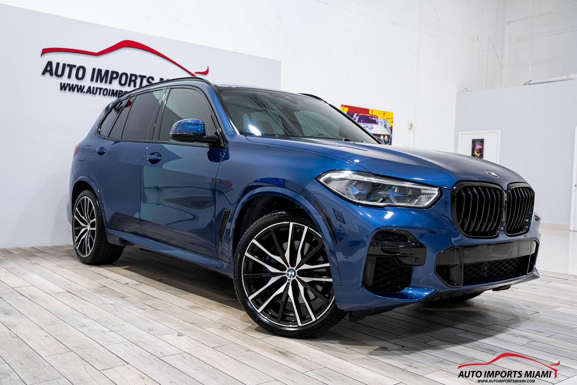 Used 2022 BMW X5 xDrive40i w/ M Sport Package AWD/4WD image 29