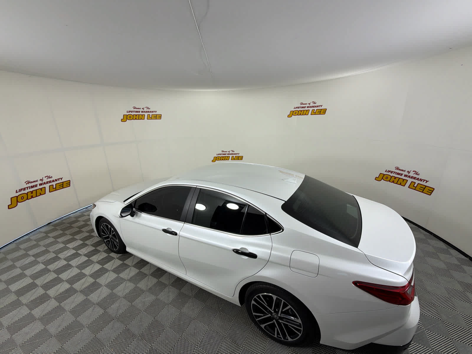 Used 2025 Toyota Camry XLE FWD image 14