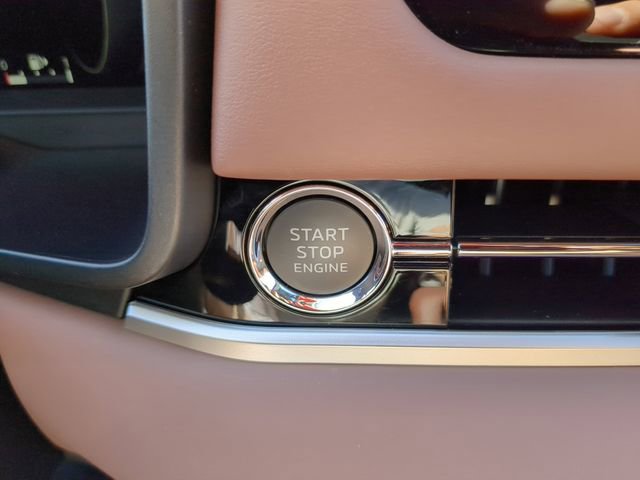 New 2025 Mitsubishi Outlander SEL image 36