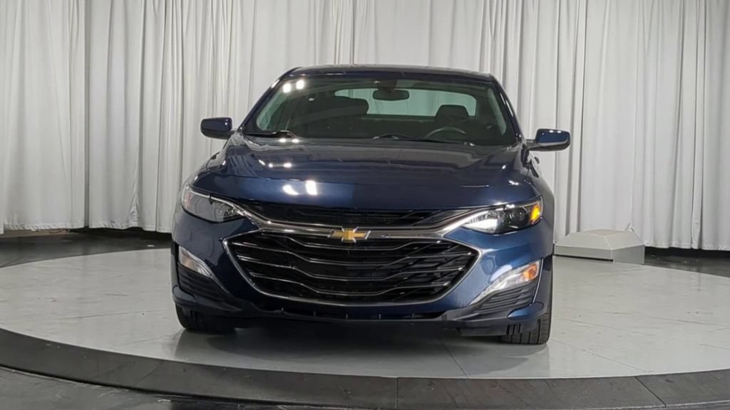 Used 2020 Chevrolet Malibu LT FWD image 3