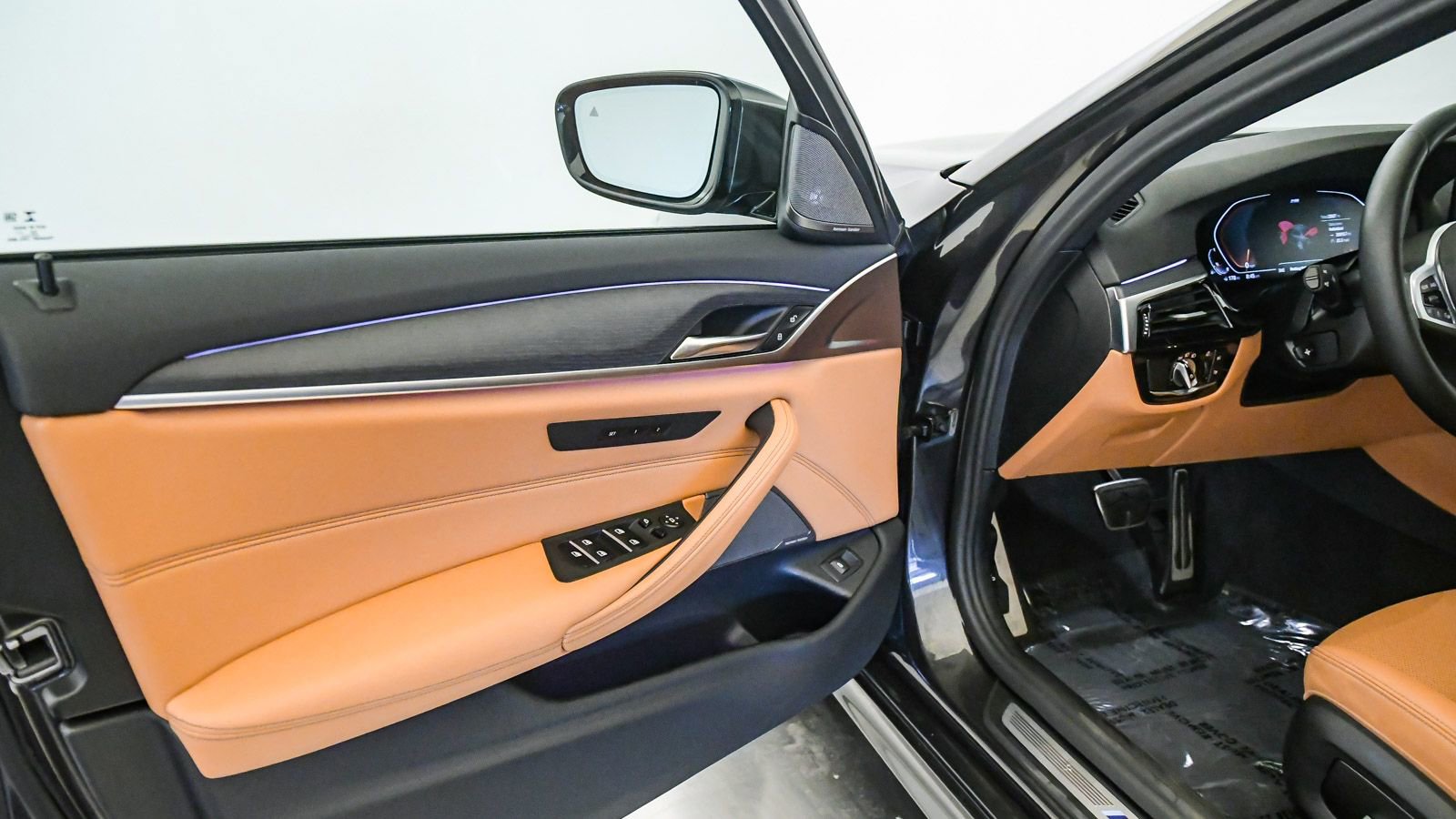 Certified 2023 BMW 540i w/ M Sport Package image 28