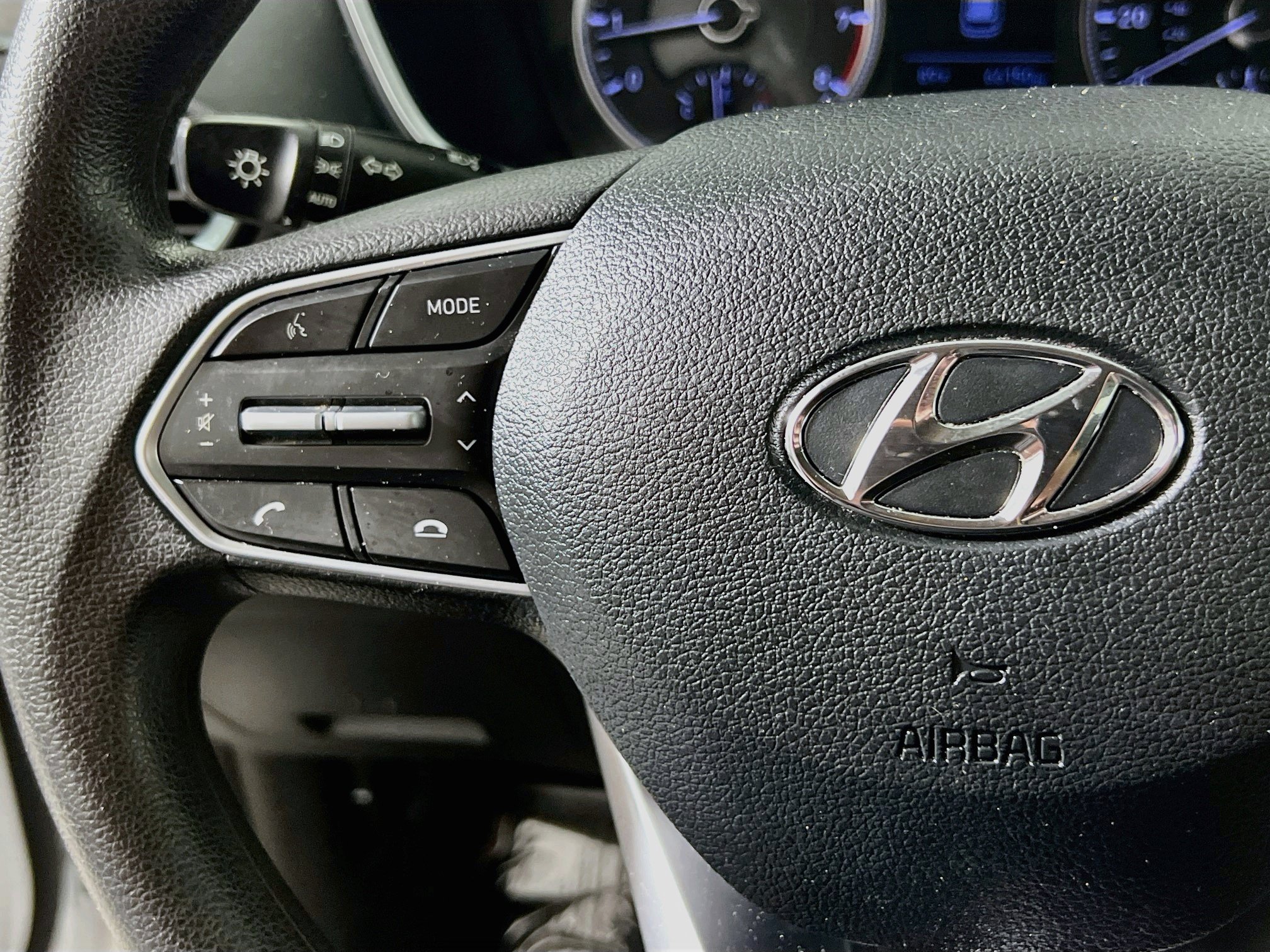 Used 2020 Hyundai Santa Fe SE FWD image 19