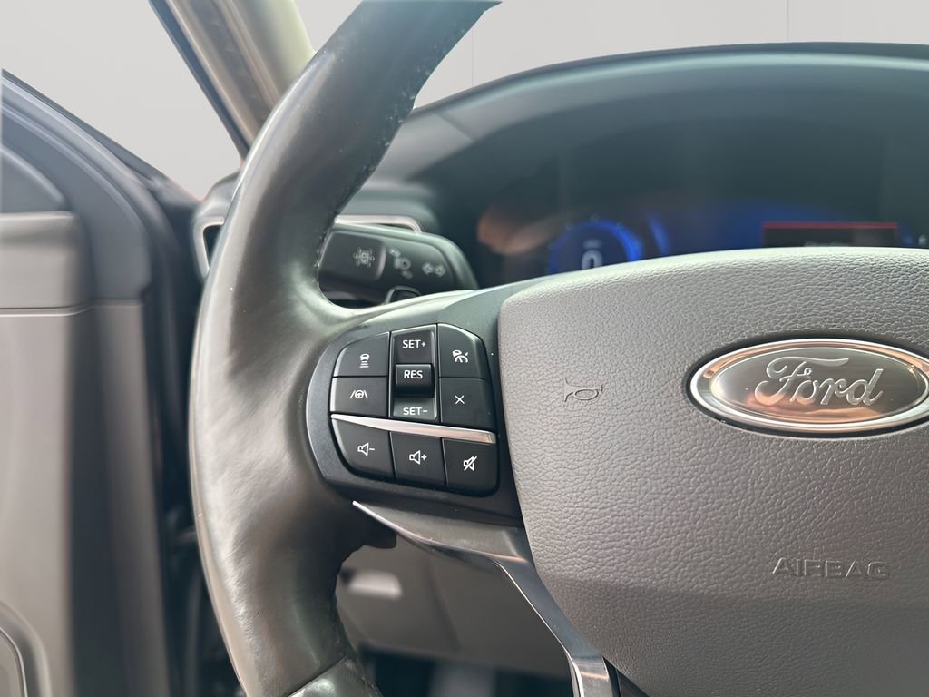 Used 2020 Ford Explorer Platinum w/ Premium Technology Package image 30