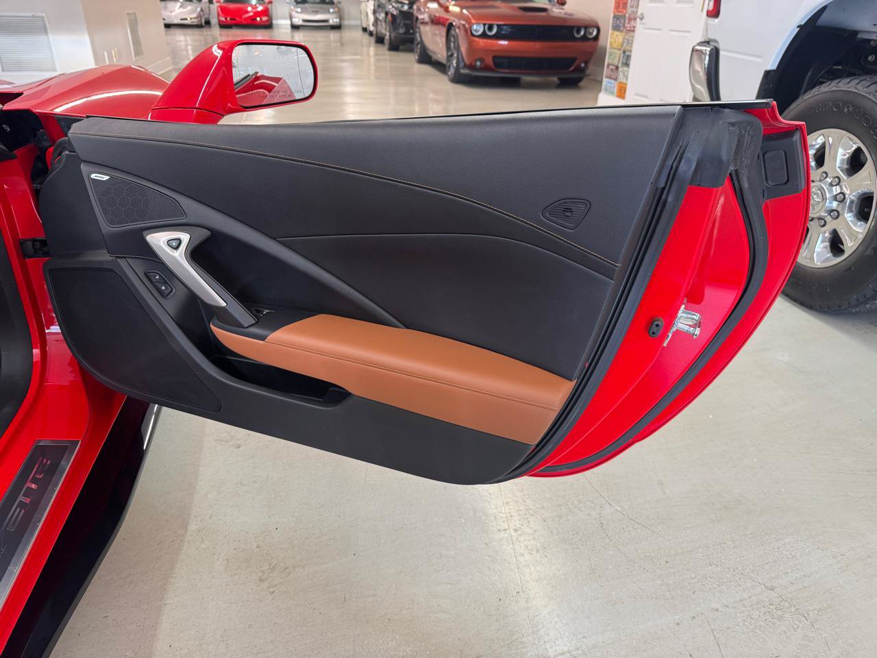 Used 2019 Chevrolet Corvette Convertible w/ 2LT w/ 2LT Preferred Equipment Group RWD image 13