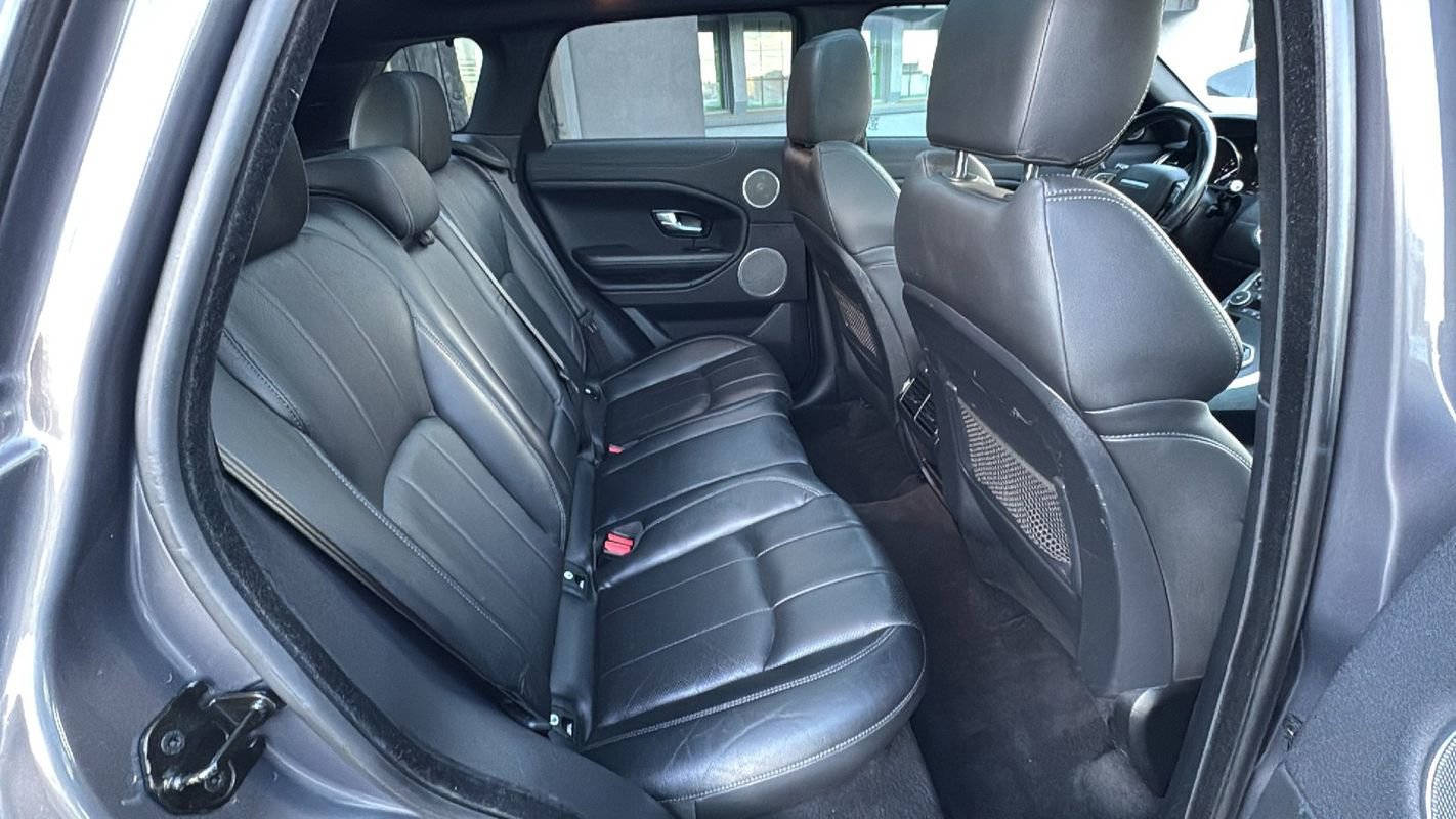 Used 2017 Land Rover Range Rover Evoque SE image 16