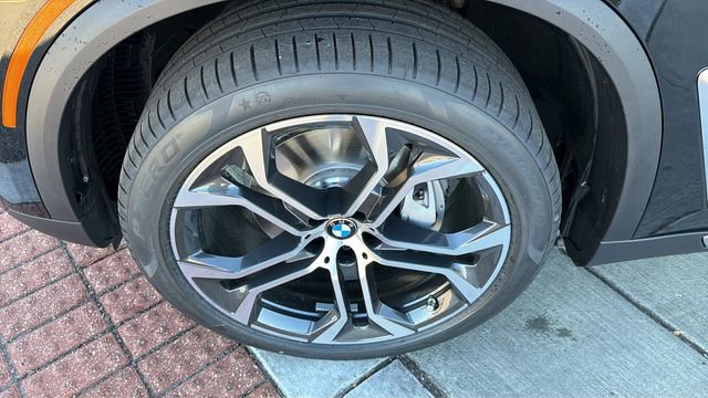 New 2026 BMW X5 sDrive40i w/ Premium Package image 6