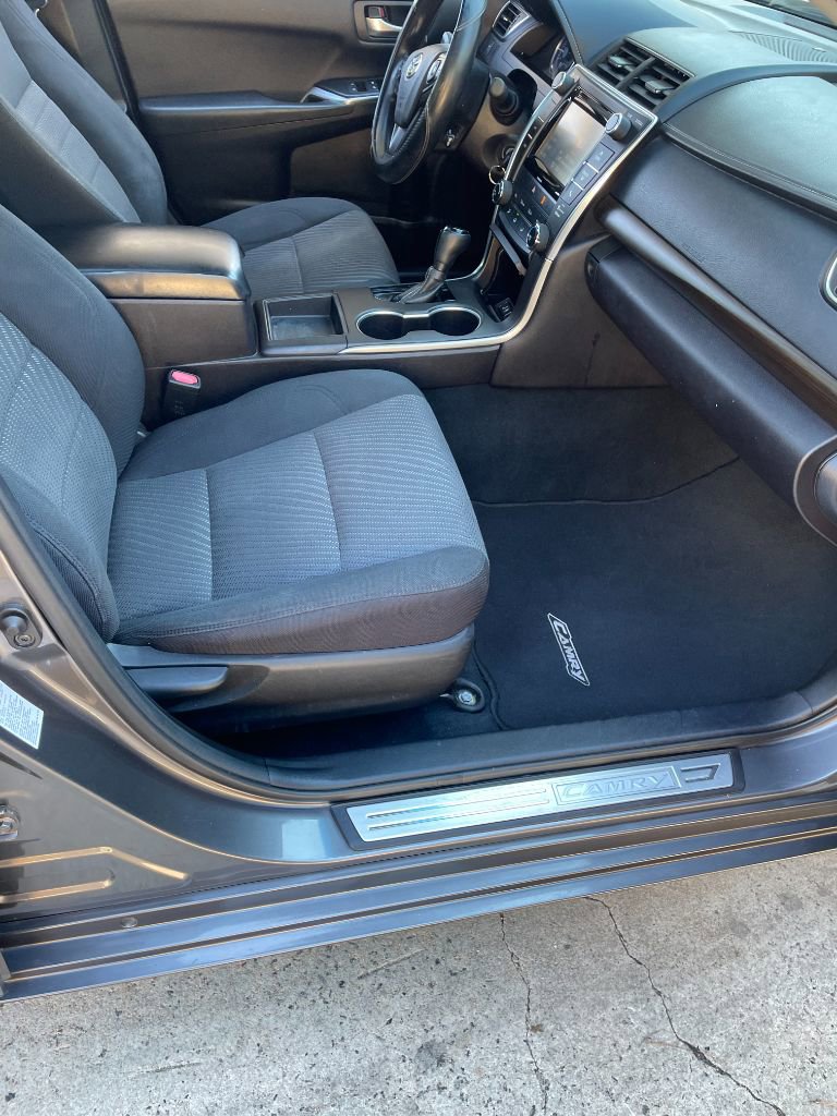 Used 2017 Toyota Camry LE image 9