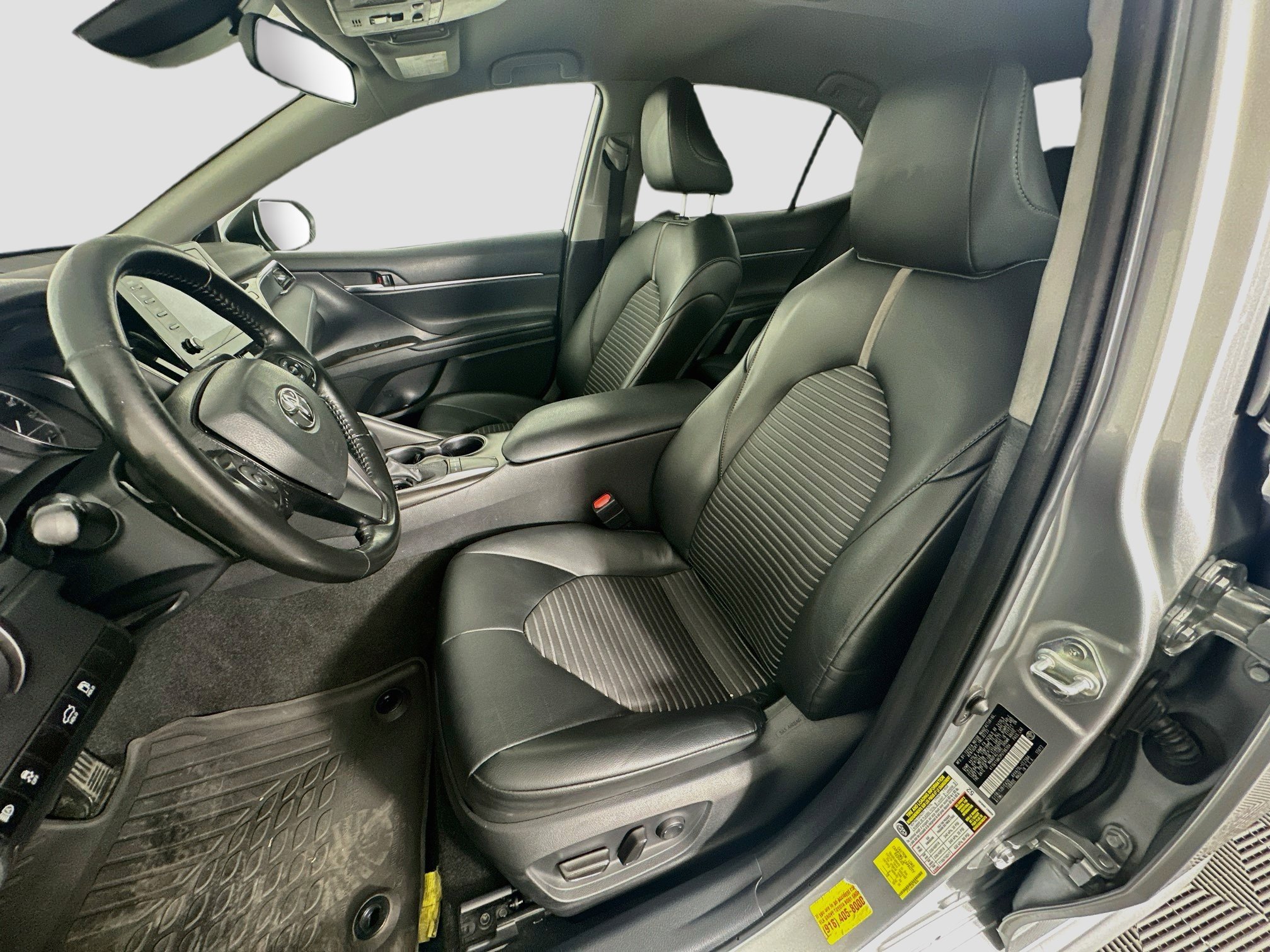 Used 2023 Toyota Camry SE FWD image 13