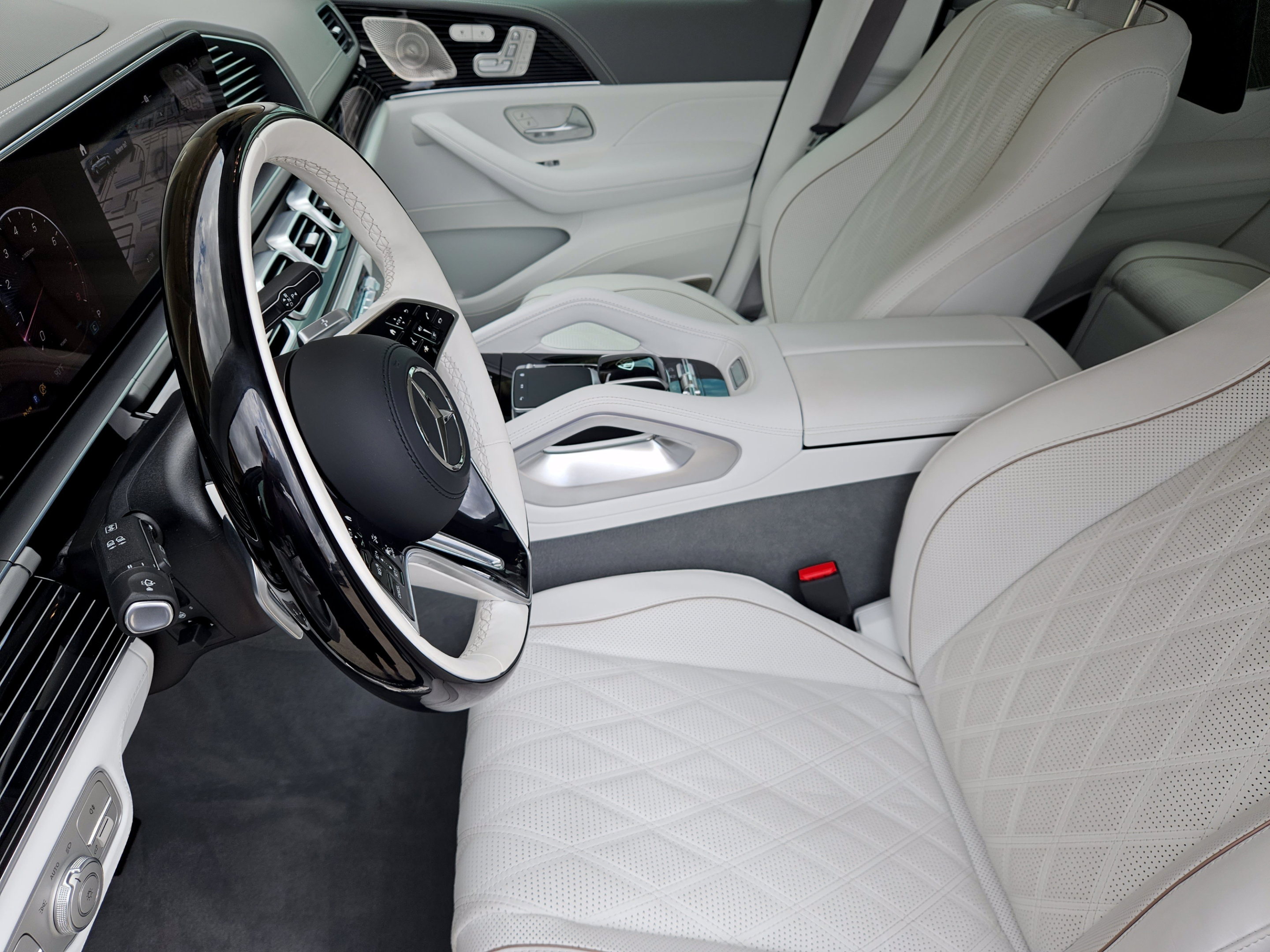 Used 2025 Mercedes-Benz Maybach GLS 600 4MATIC image 9