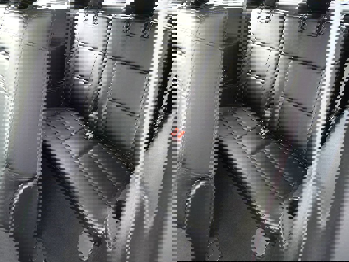 Used 2020 Ford Explorer XLT w/ Equipment Group 202A image 24