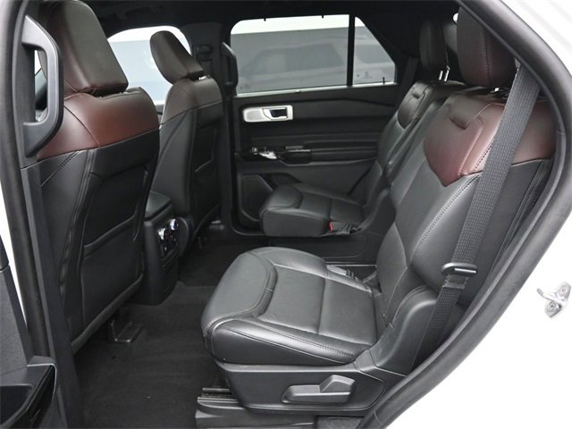 Certified 2022 Ford Explorer Platinum w/ Equipment Group 601A image 21