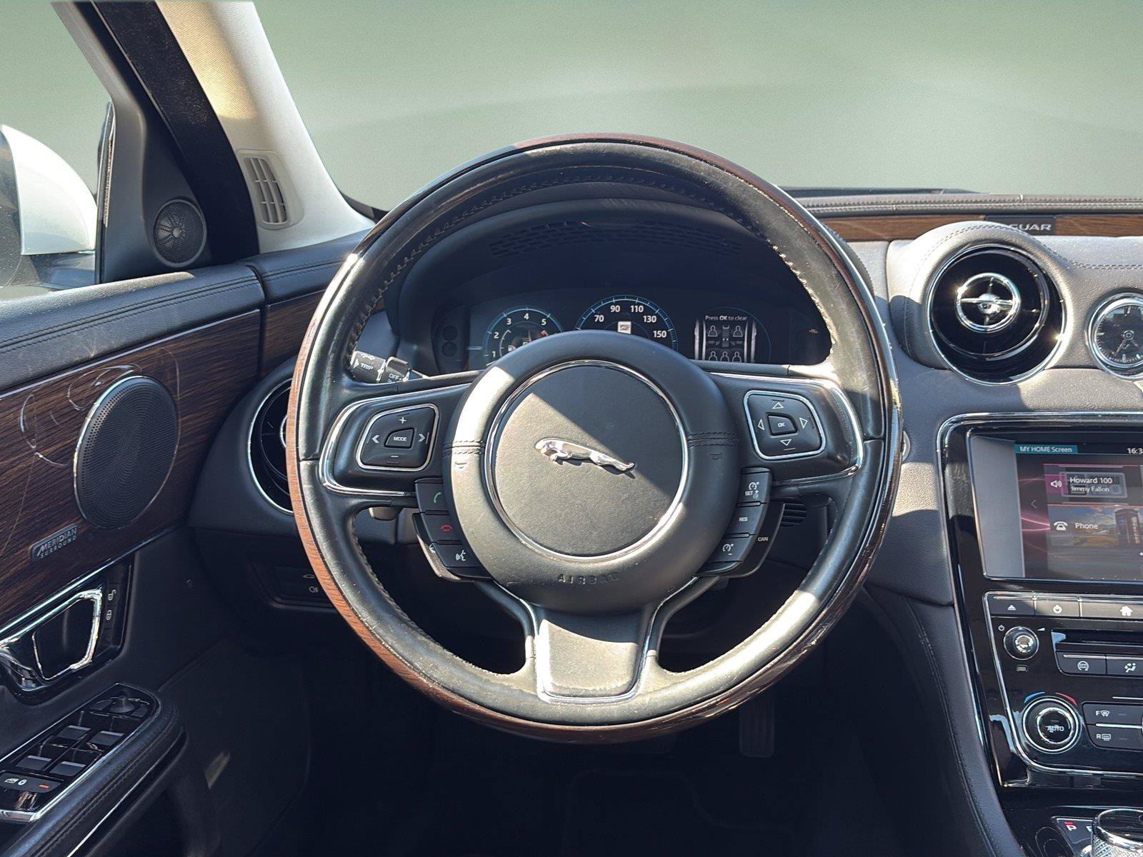 Used 2016 Jaguar XJ Supercharged RWD image 11