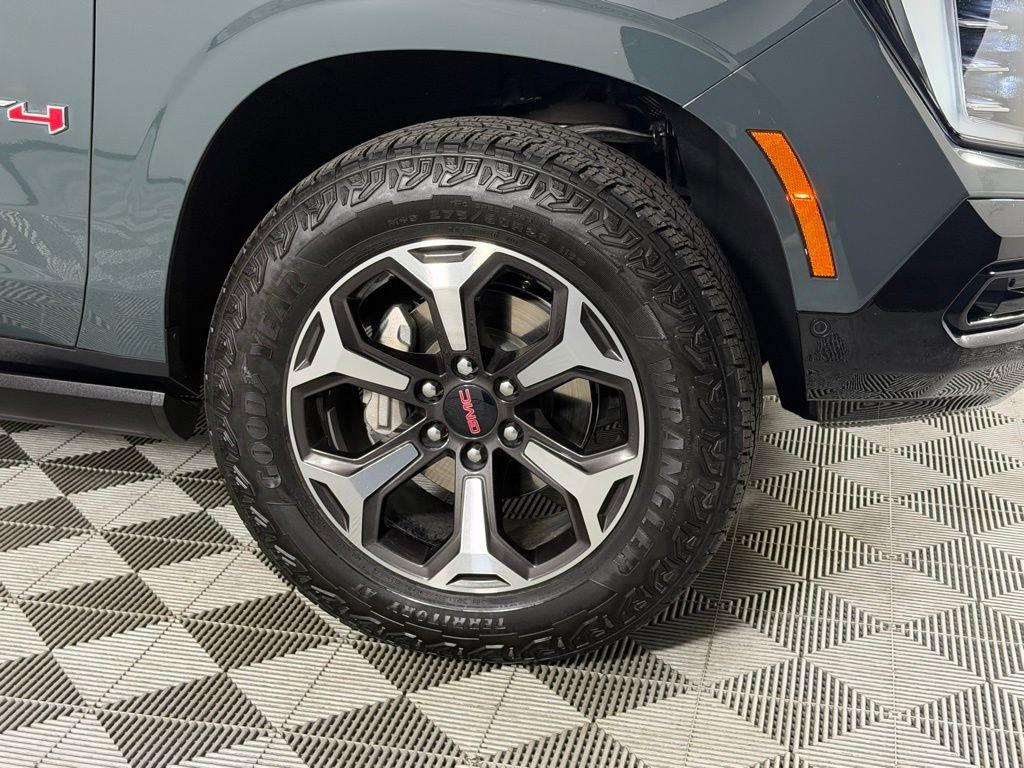Used 2025 GMC Yukon AT4 Ultimate AWD/4WD image 12