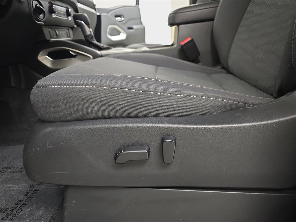 Used 2023 Nissan Frontier SV w/ Technology Package image 31