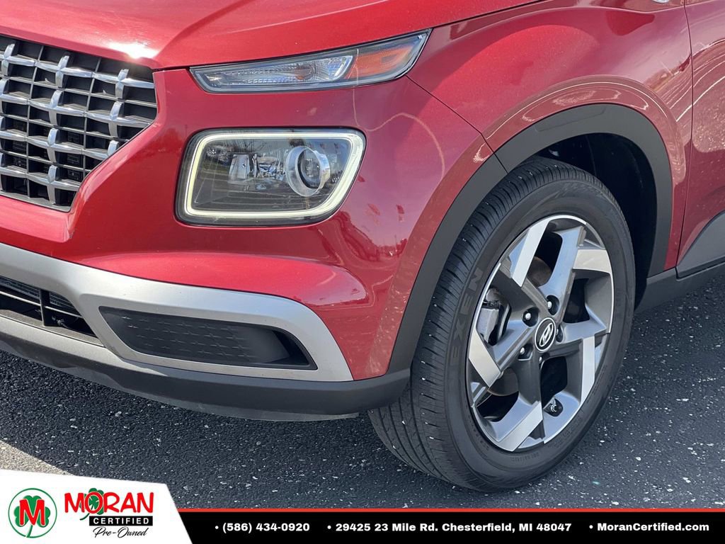 Used 2023 Hyundai Venue Limited FWD image 8