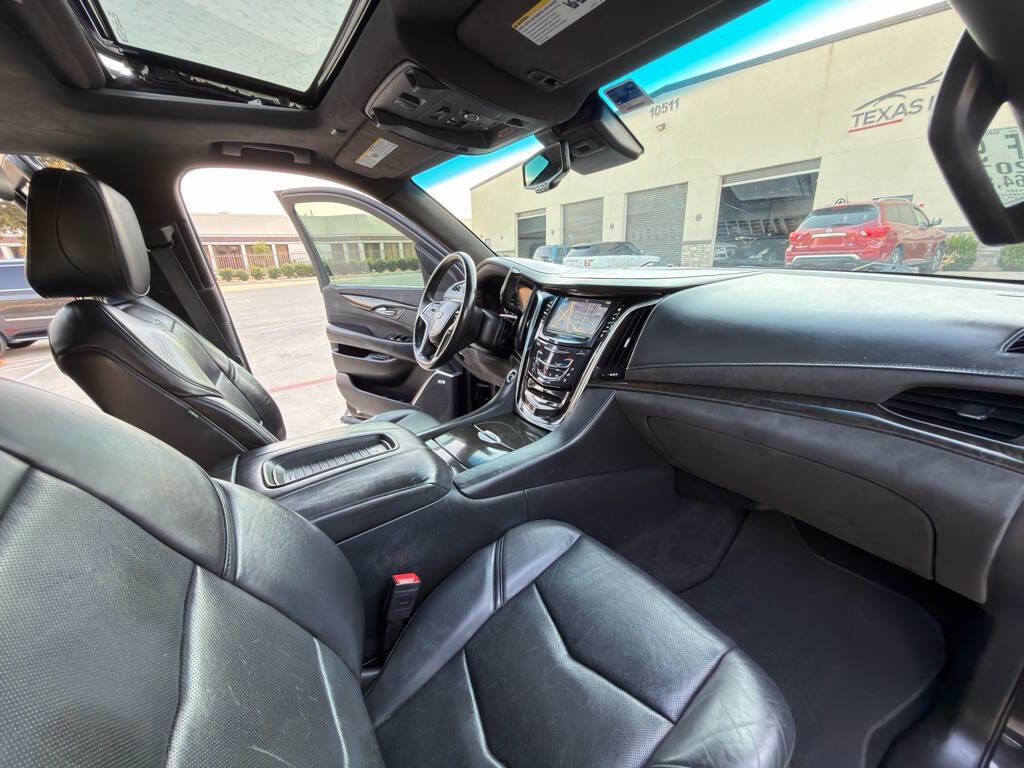 Used 2016 Cadillac Escalade ESV Platinum AWD/4WD image 33
