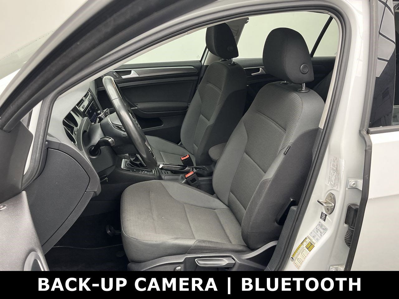 Used 2020 Volkswagen Golf 4-Door image 8