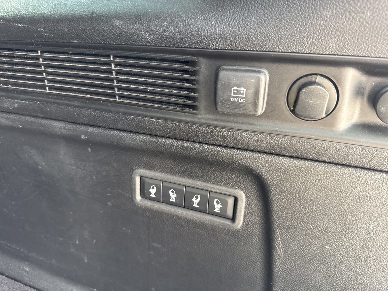 Used 2023 Jeep Wagoneer L Series II AWD/4WD image 26