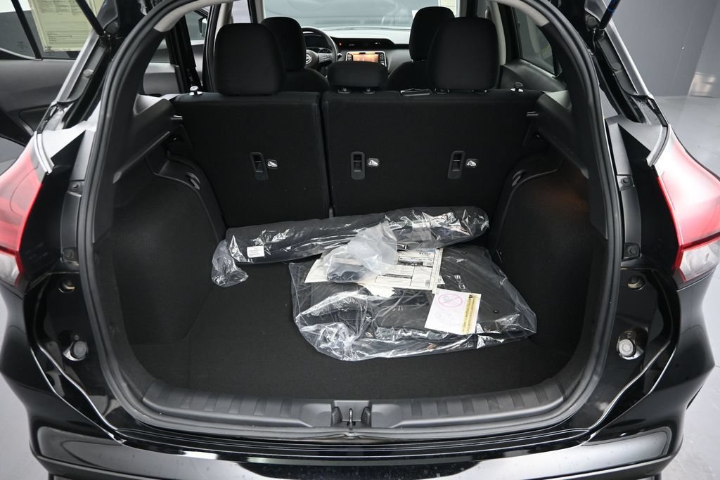 Certified 2025 Nissan Kicks Play S FWD image 15