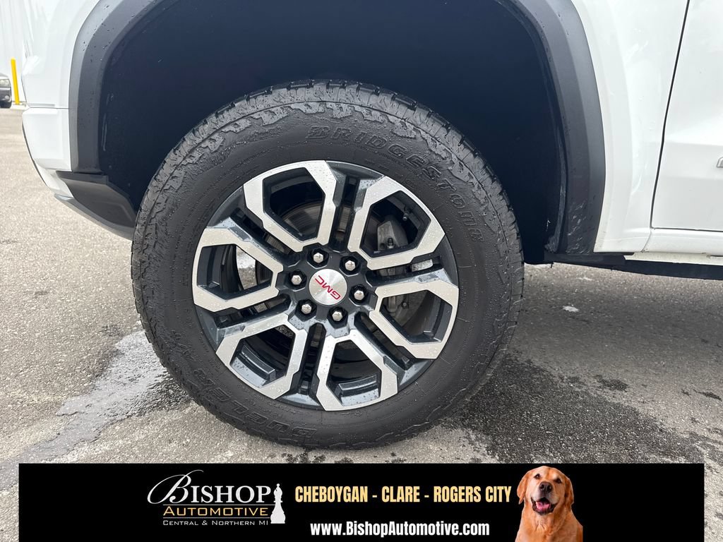 Used 2023 GMC Canyon AT4 w/ Canyon Safety Plus Package AWD/4WD image 18