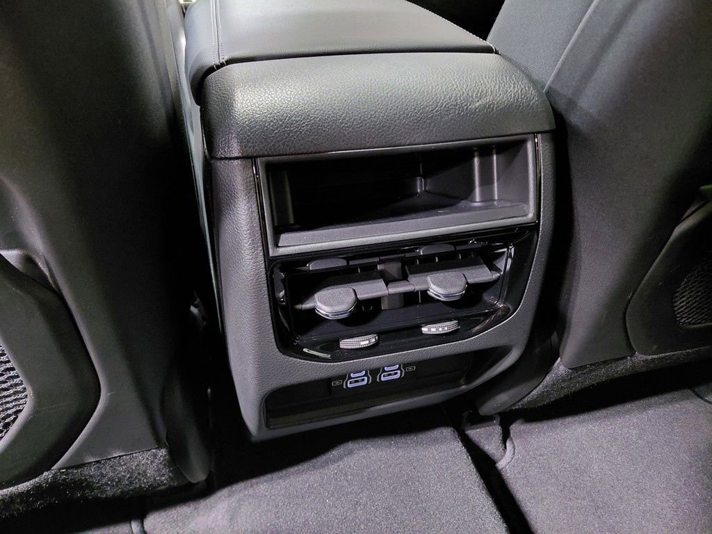 Certified 2025 Jeep Grand Cherokee Laredo X image 38