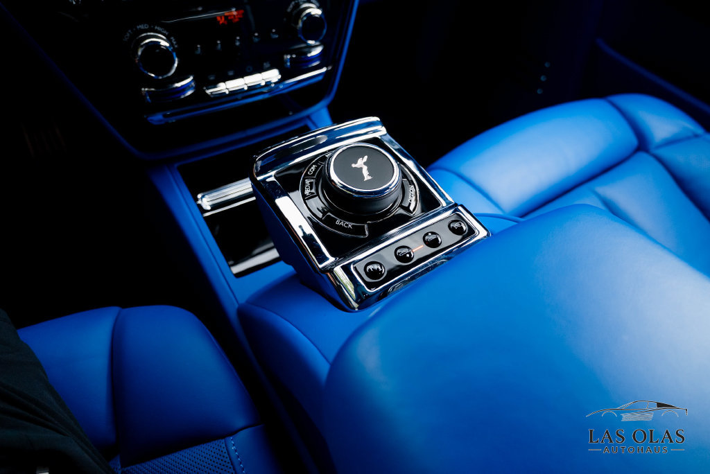 Used 2024 Rolls-Royce Phantom Sedan RWD image 43