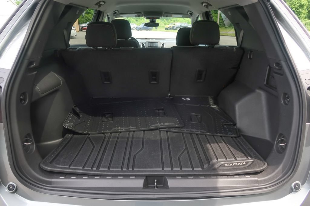 Used 2023 Chevrolet Equinox LT w/ LPO, Floor Liner Package FWD image 11