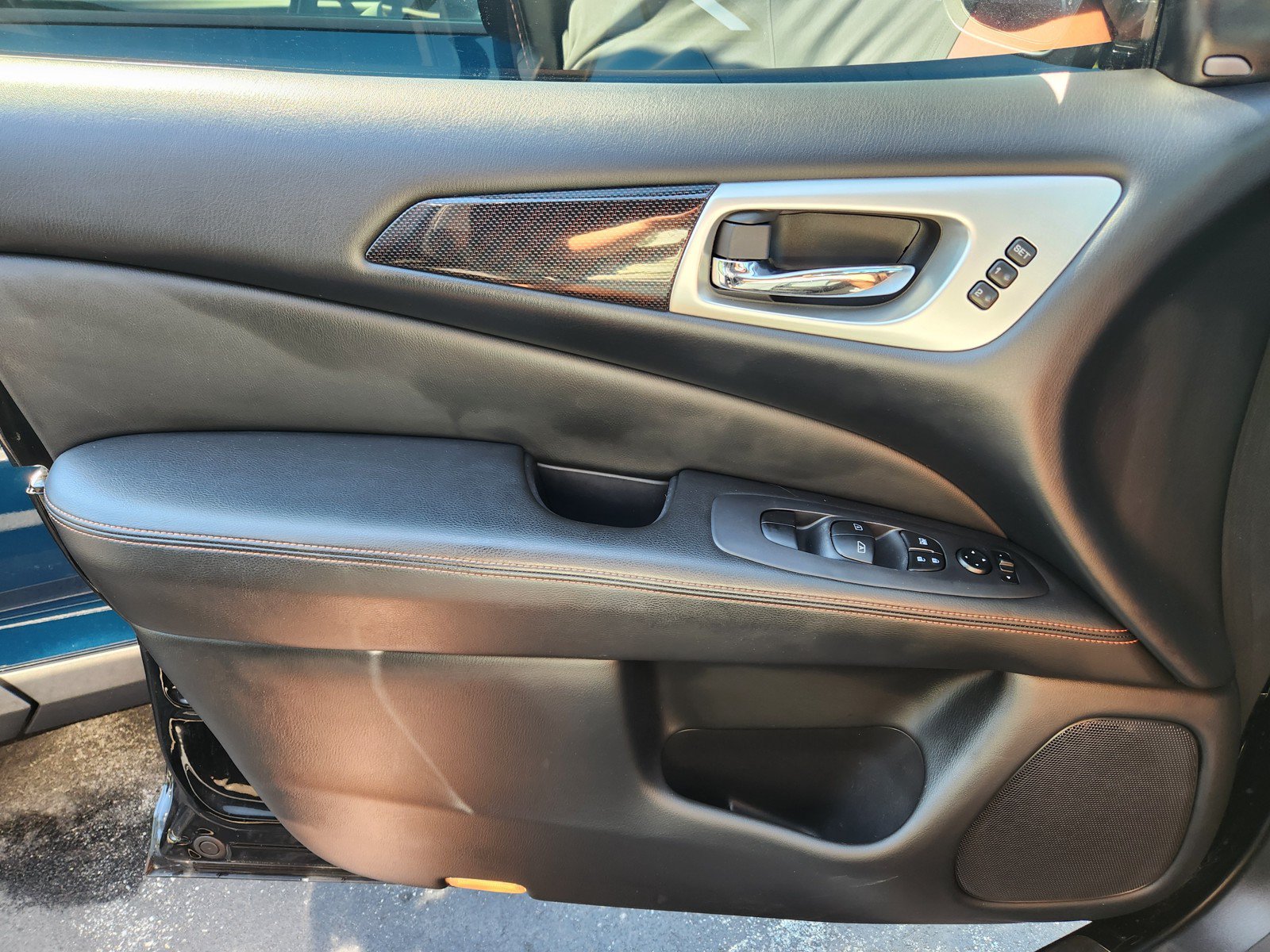 Used 2019 Nissan Pathfinder SL AWD/4WD image 24