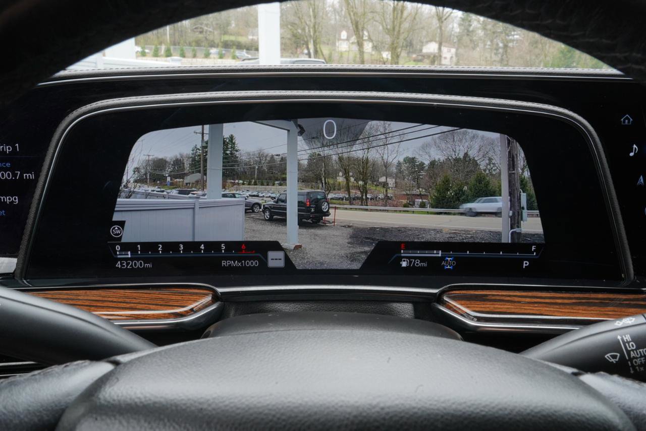 Used 2022 Cadillac Escalade Luxury image 29