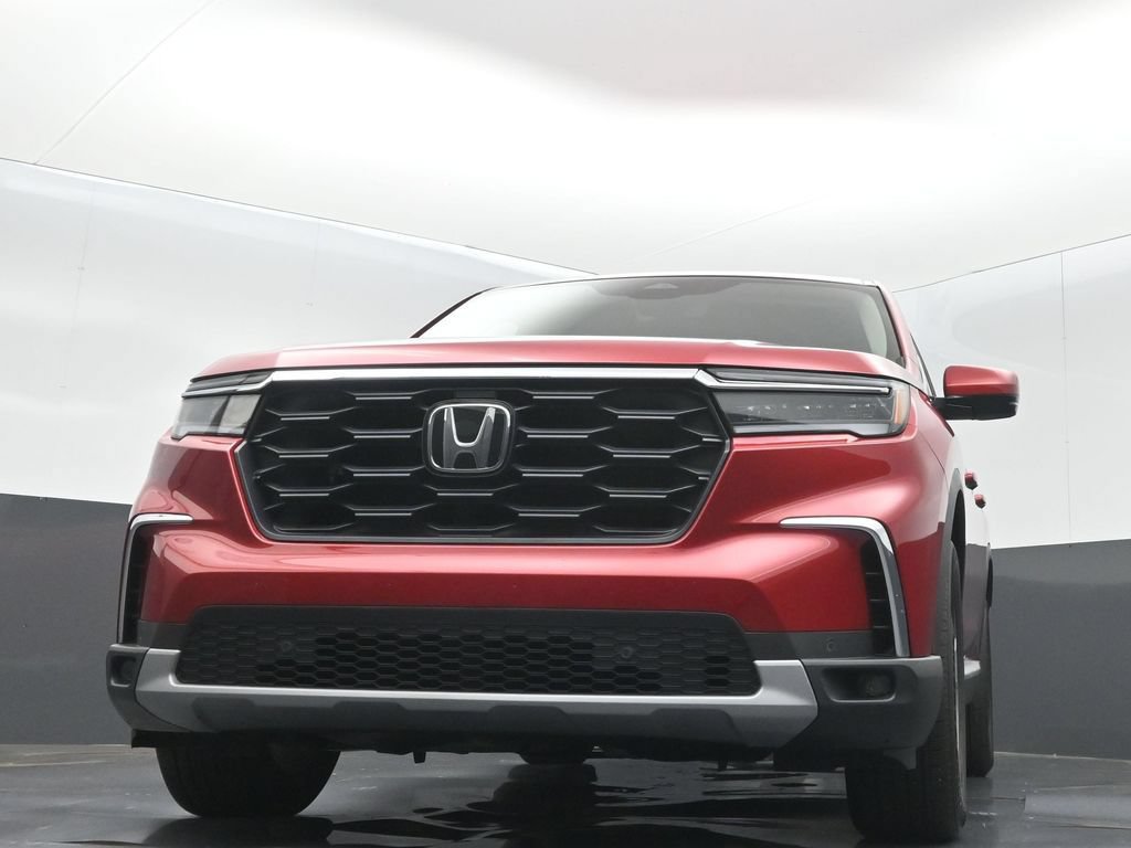 Used 2025 Honda Pilot EX-L image 11