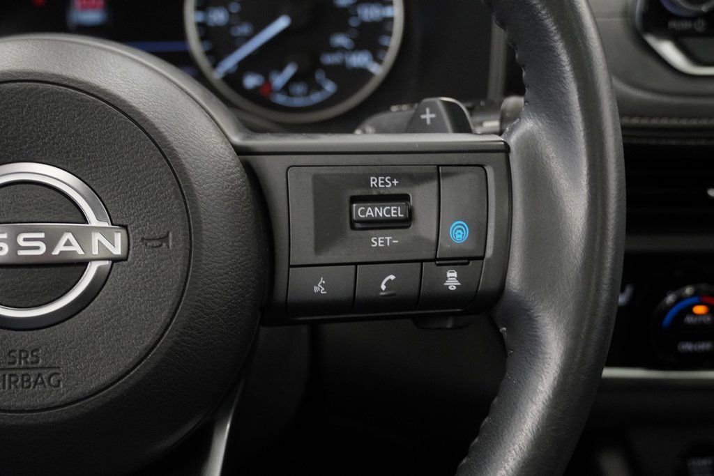Used 2024 Nissan Rogue SV w/ SV Premium Package image 40