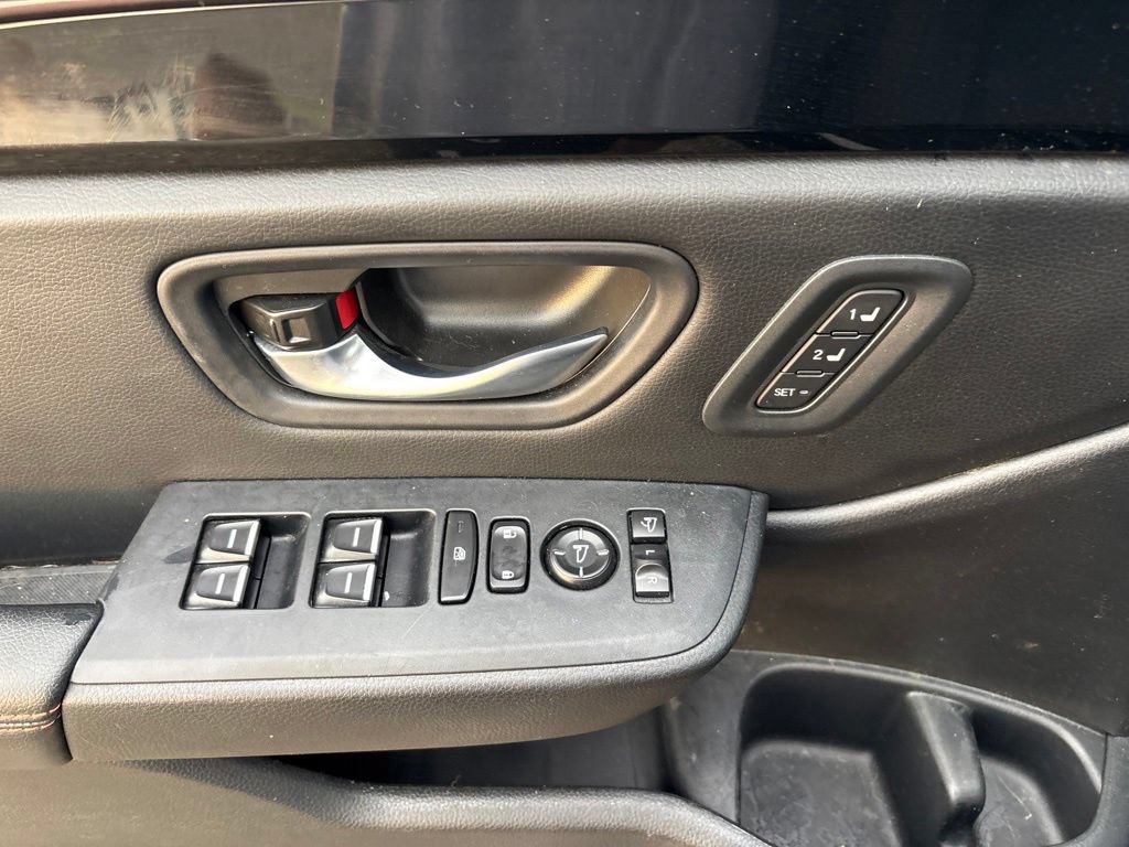 Used 2025 Honda Pilot TrailSport image 19