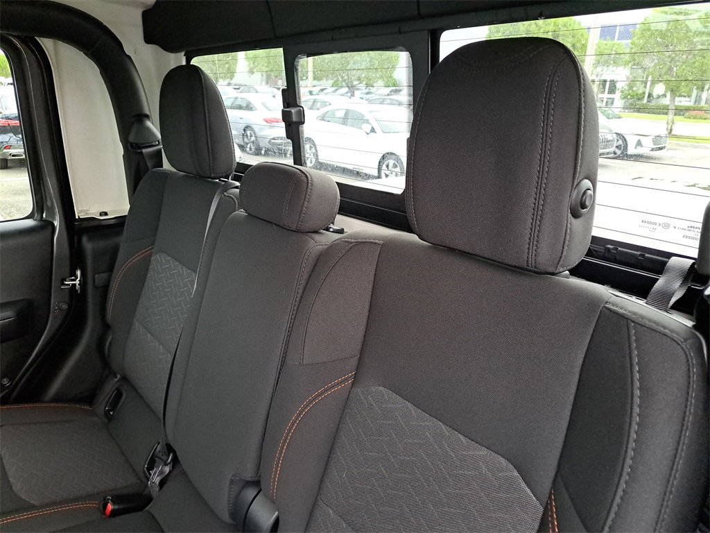 Used 2023 Jeep Gladiator Mojave w/ Trailer Tow Package image 27