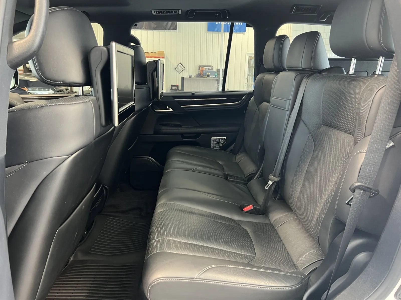 Used 2021 Lexus LX 570 4WD w/ Sport Package image 20