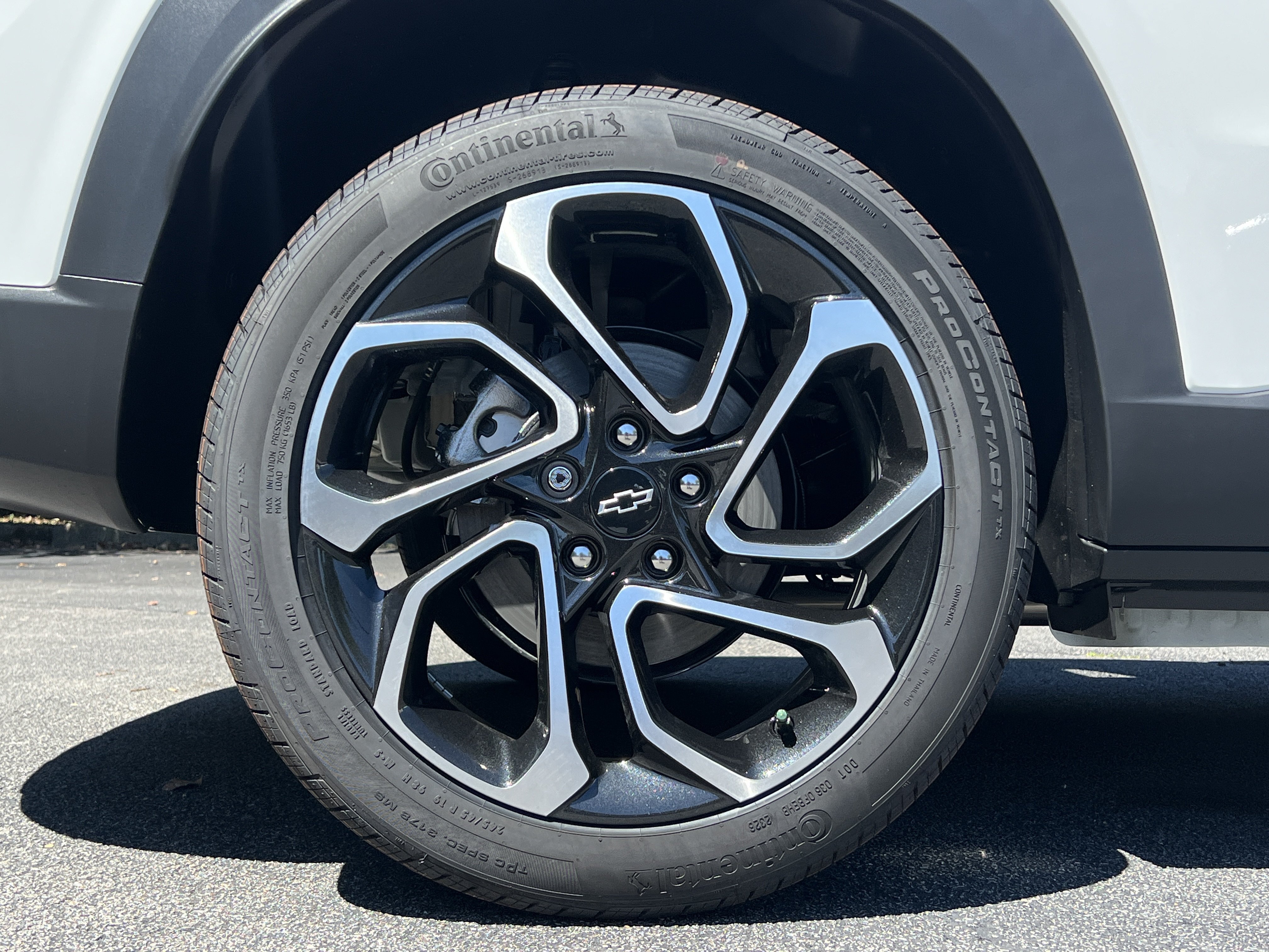 New 2026 Chevrolet Trax RS w/ Sunroof Package FWD image 38