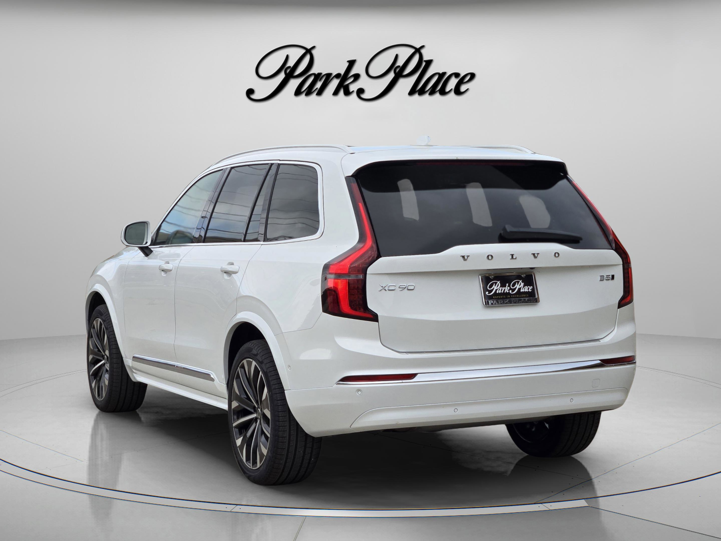 Used 2026 Volvo XC90 B5 Plus w/ Protection Package Premier image 3