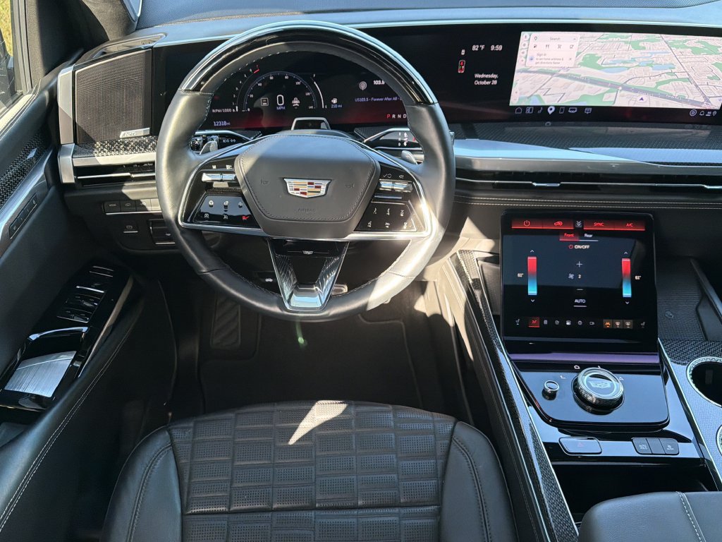 Certified 2025 Cadillac Escalade ESV V w/ LPO, ONYX Package AWD/4WD image 18