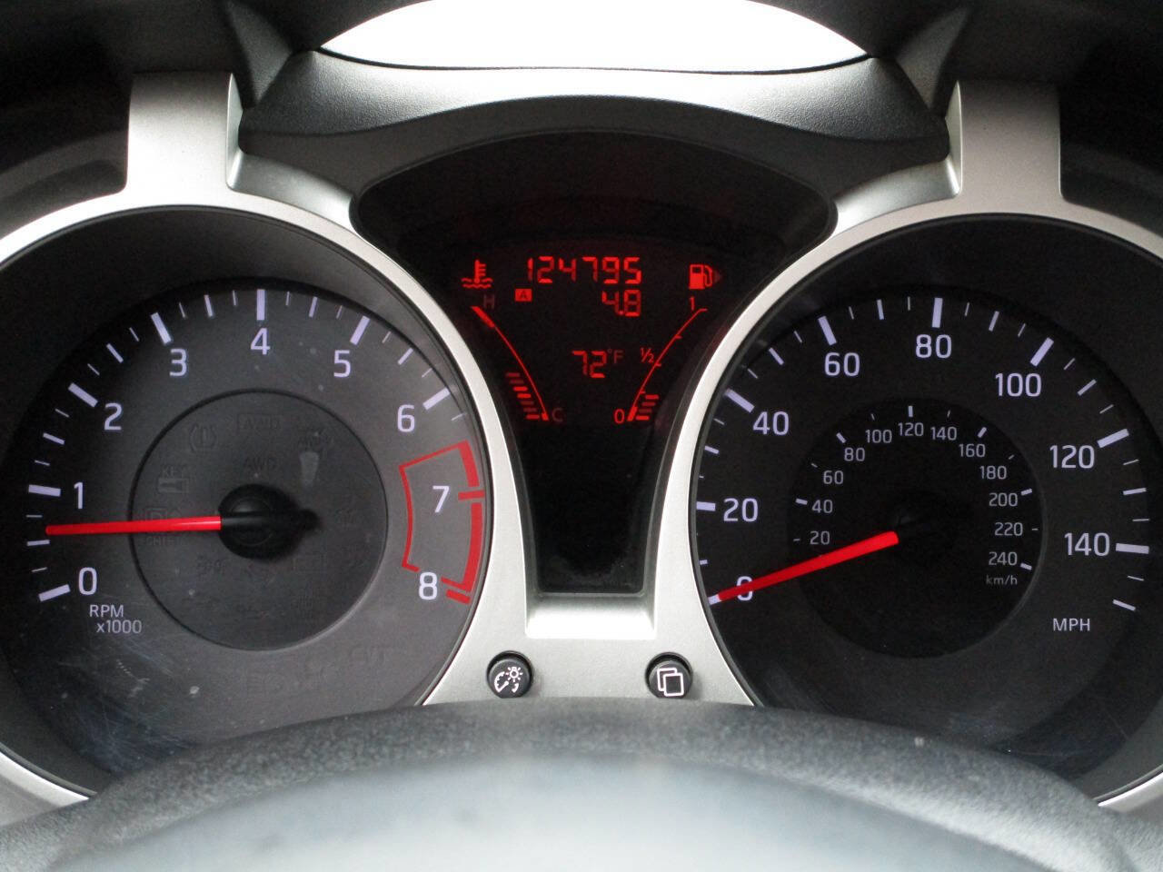Used 2012 Nissan Juke SV FWD image 16
