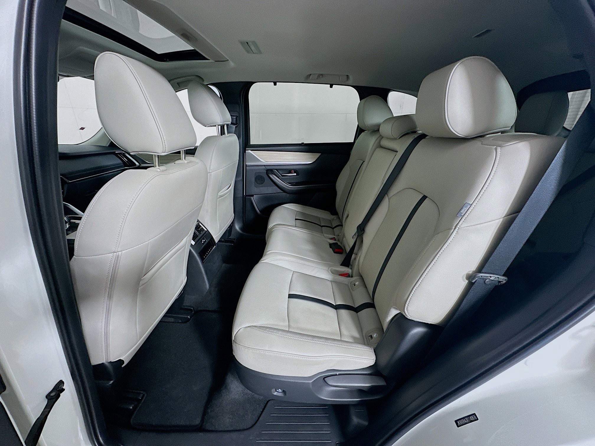 Used 2024 MAZDA CX-90 Plug-In Hybrid w/ Preferred image 29