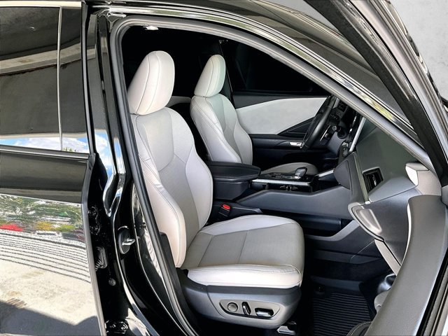 Used 2025 Lexus TX 350 FWD w/ Technology Package image 9