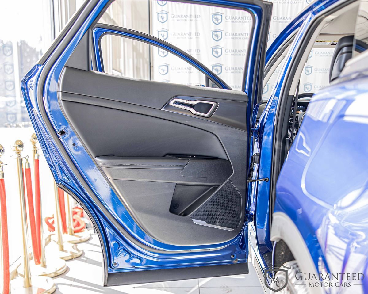 Used 2023 Kia Sportage EX FWD image 32