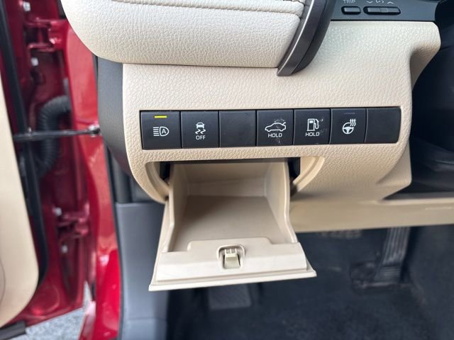 Used 2020 Toyota Camry XLE image 41