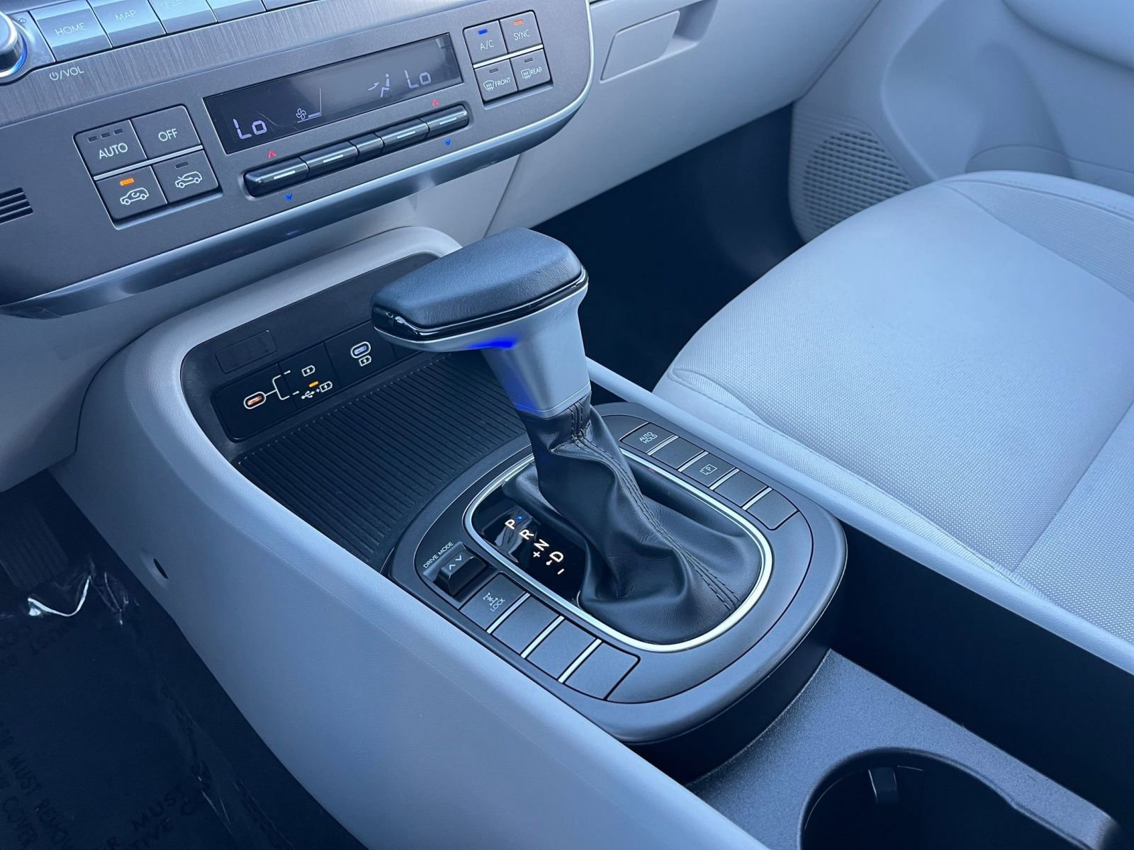 Used 2025 Hyundai Kona SEL image 41