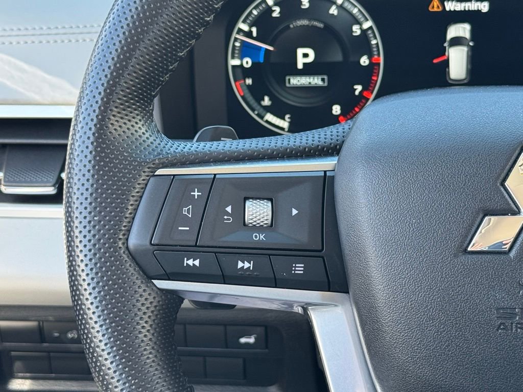 Used 2023 Mitsubishi Outlander SEL image 17