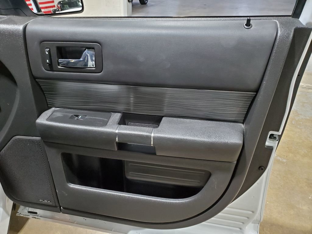 Used 2018 Ford Flex SEL w/ Equipment Group 202A FWD image 16