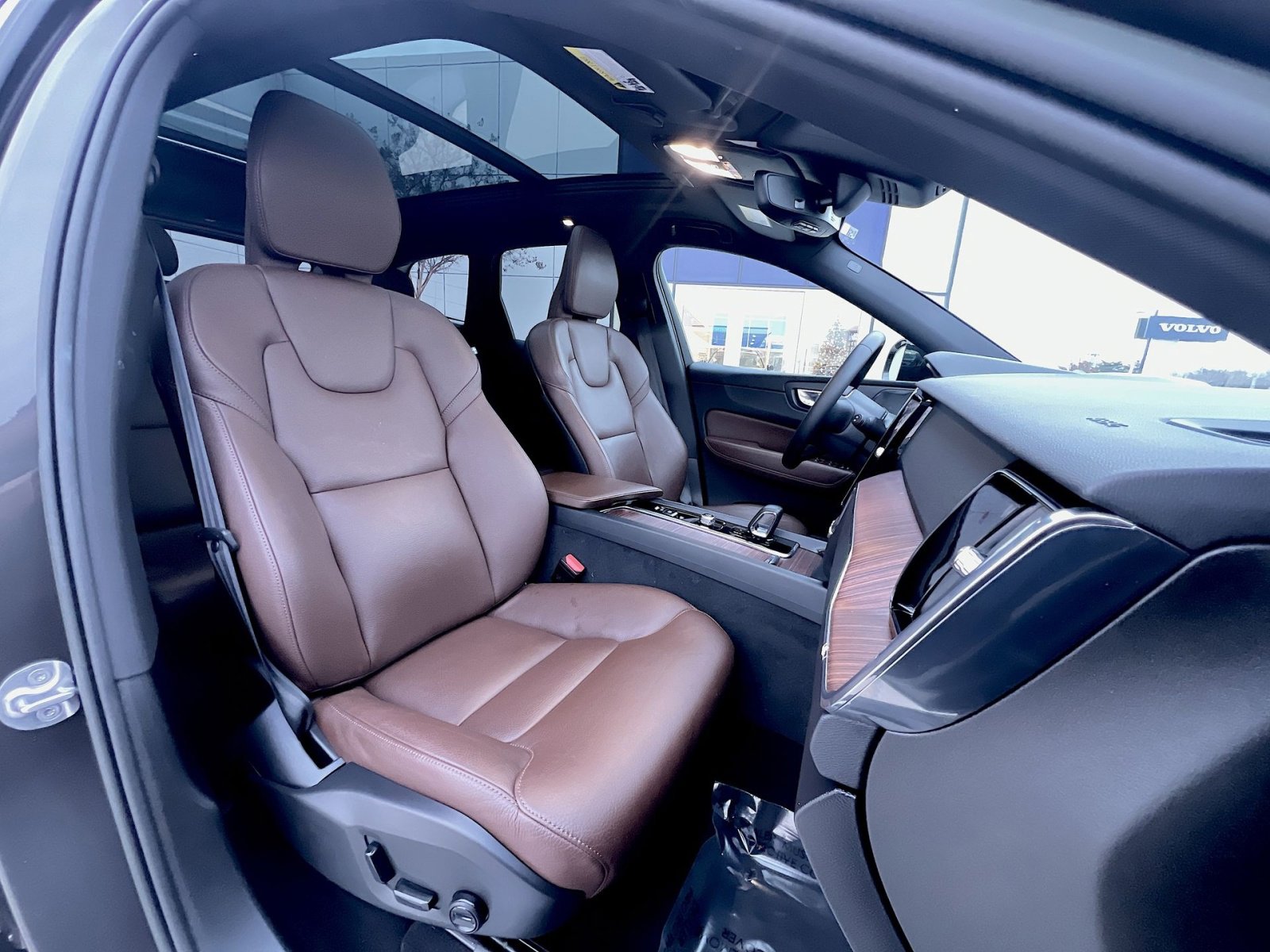 Used 2023 Volvo XC60 B5 Plus w/ Climate Package image 26