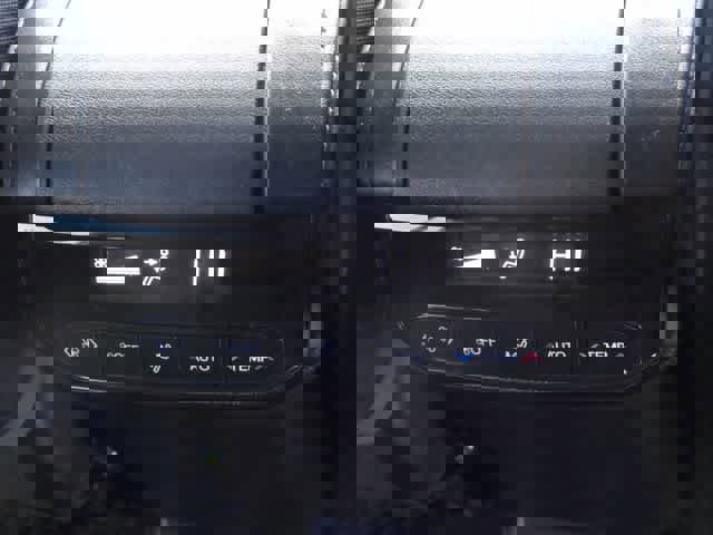 Used 2023 Toyota Highlander L image 13